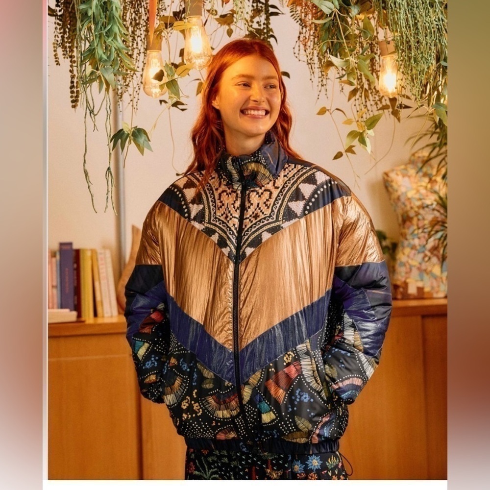 Farm Rio Borogodo Metallic Reversible
Puffer Jacket Size medium